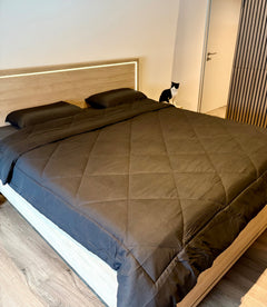 Customer photo of the comforter on a bed (review from Belgium, photo 2)